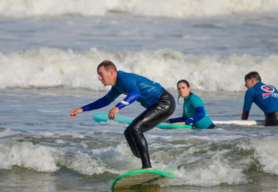 Catch your first waves in Cape Town - The first minutes: board handling and surf safety