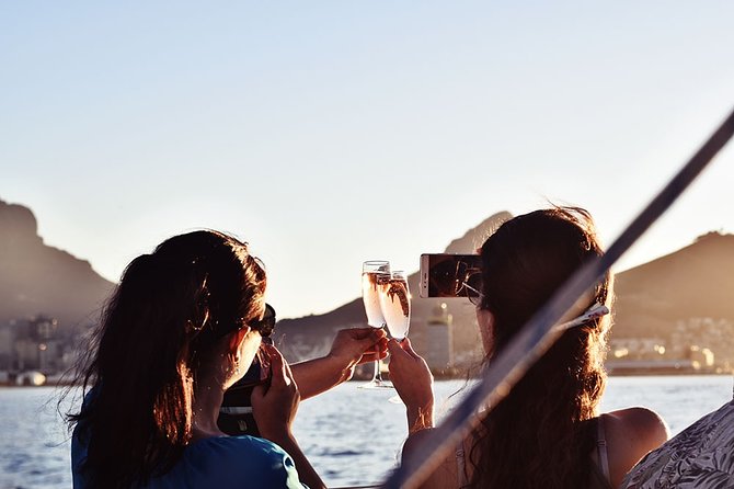 Cruise and Dine Dinner / Cape Town: Sunset Champagne Cruise and 3-Course Dinner - Key points to know before booking