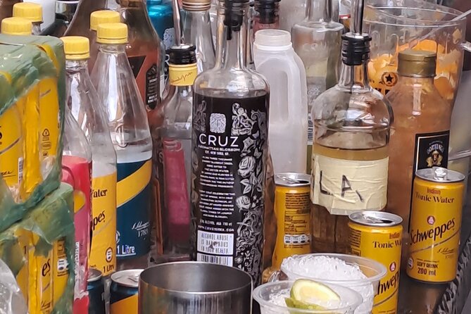 Culinary explorations: Flavors on a 3-Hour Food and Drink Tour. - The guide makes or breaks the experience