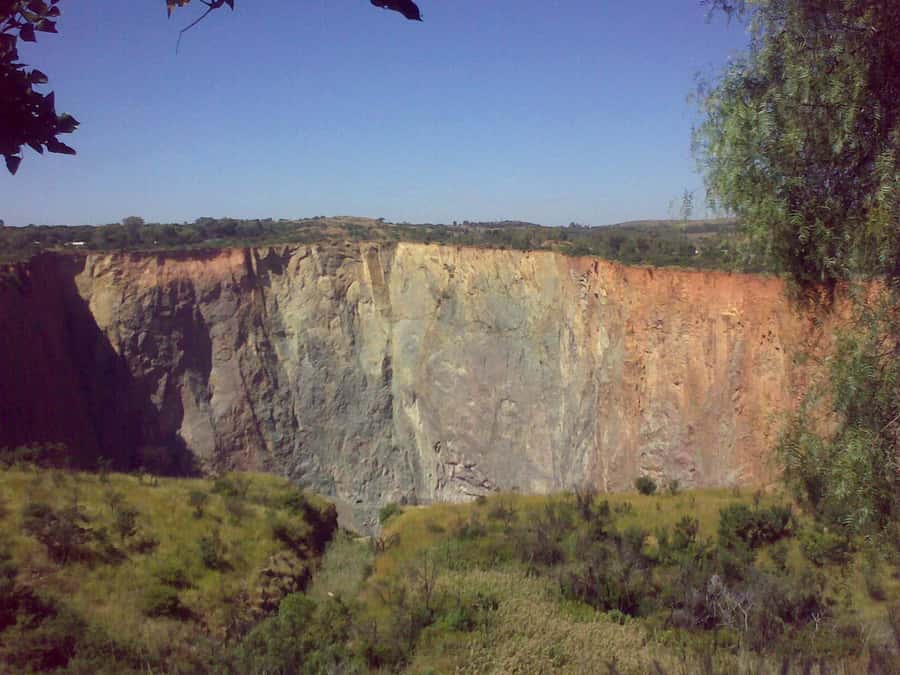 Cullinan Diamond Mine & Pretoria Full Day Tour - Transport, lunch, and the practical rhythm