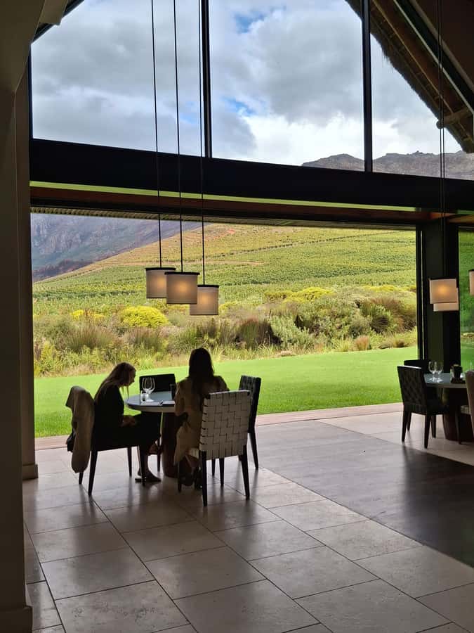 CUSTOMISED PRIVATE WINE TOUR WITH LUNCH - CAPE TOWN - Choosing lunch without losing the afternoon