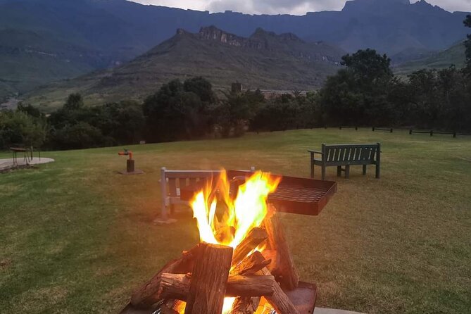 Drakensberg Mountains. Tugela Gorge and Amphitheater Hike - Overnight lodging, dinner, and breakfast