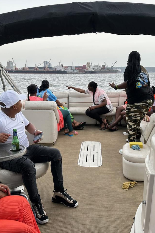 Durban: Pontoon Boat Harbor Cruise - Guide commentary, music, and crew service