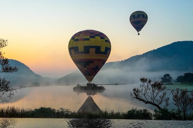Exclusive Classic Flight for Two - Breakfast at Kloofzicht Lodge