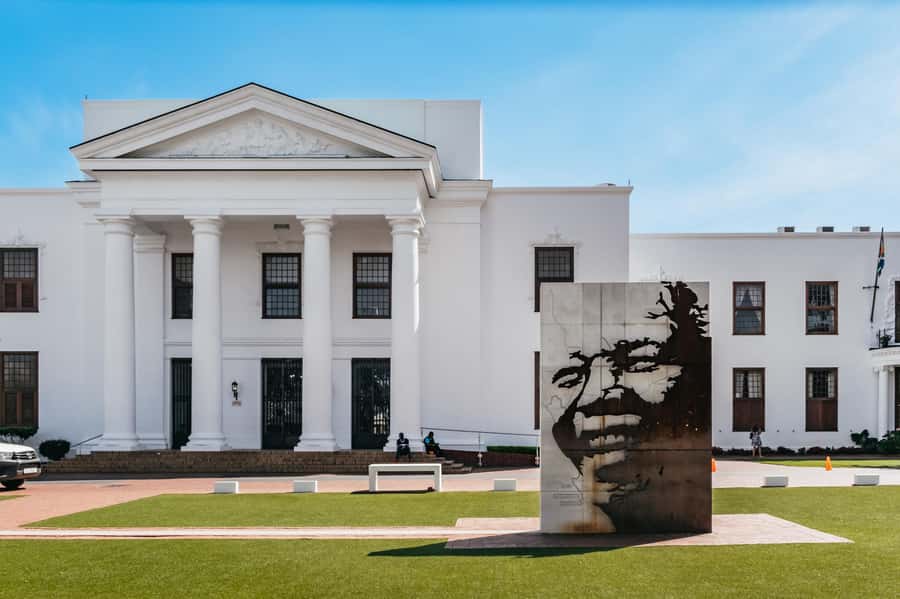 From Cape Town: 3 Regions Wine Tour with 3 Estates, 15 Wines - Is $53 good value?