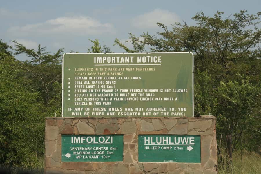 From Durban: Hluhluwe Imfolozi Game Reserve Day Trip - Dumazulu and a glimpse of Zulu culture