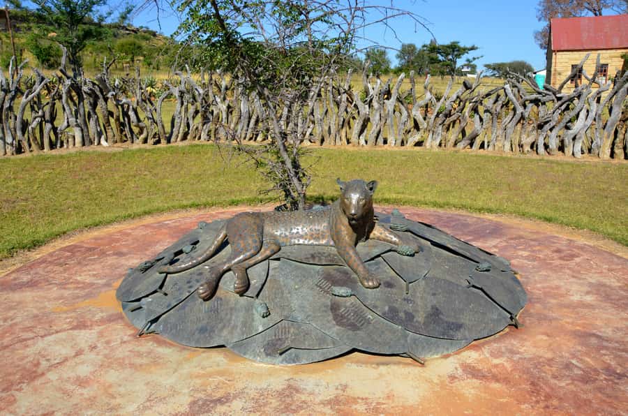 From Durban: Isandlwana Rorkes Drift Battlefields Day Trip - Isandlwana and the British defeat