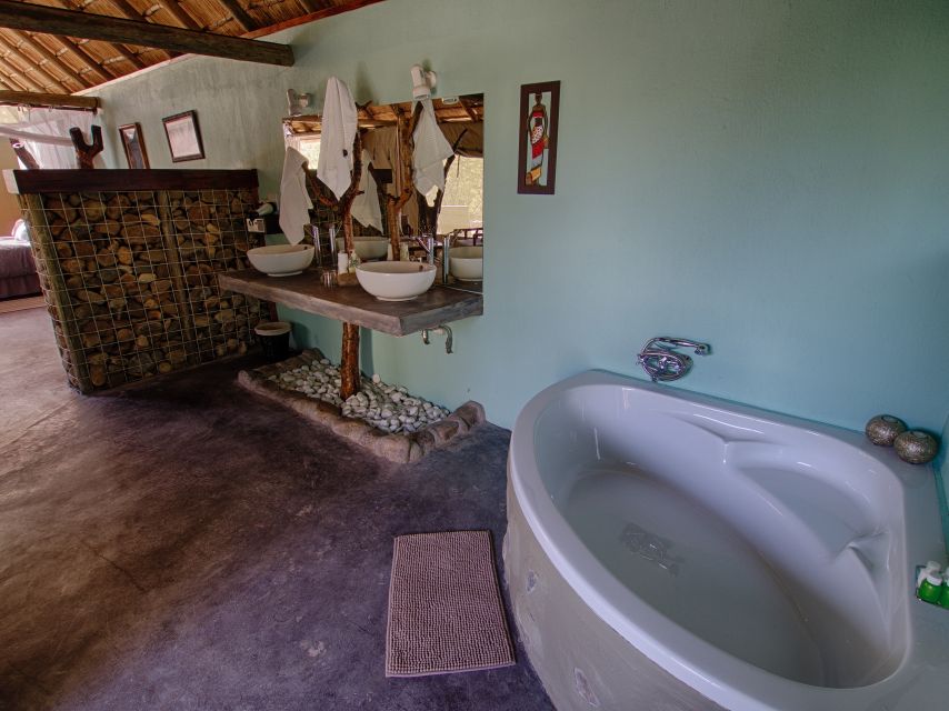 From Johannesburg: Kruger National Park 4-Day Luxury Safari - From Johannesburg to the first sunset drive
