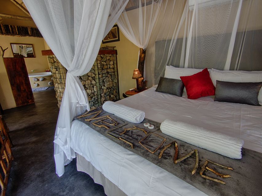 From Johannesburg: Kruger National Park 4-Day Luxury Safari - A four-hour walk beside the Olifants River