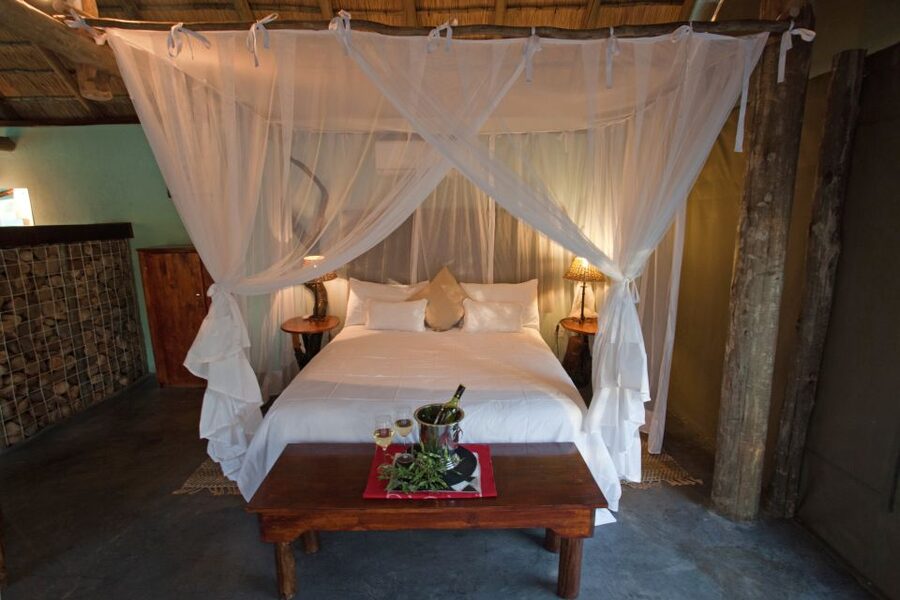 From Johannesburg: Kruger National Park 4-Day Luxury Safari - Bush barbecue at the Marula Tree Boma