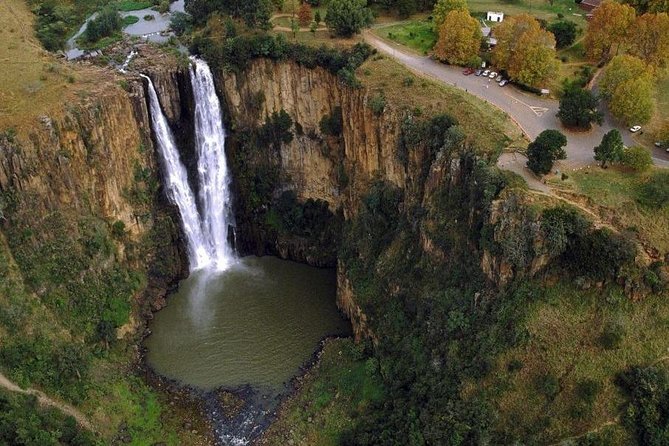 Full Day-Drakensberg-MandelaCaptureSite-HowickFalls-MidlandsMeander from Durban - Reaching the Drakensberg Mountains