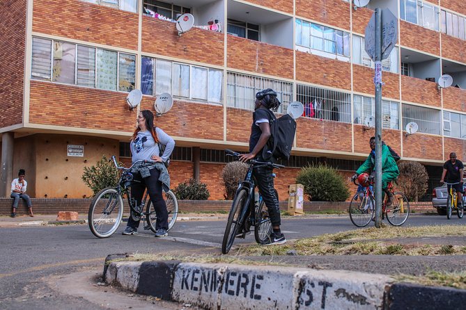 Full-day Johannesburg Bike Or Walking tour - With Transport - Braamfontein and Newtown on two wheels