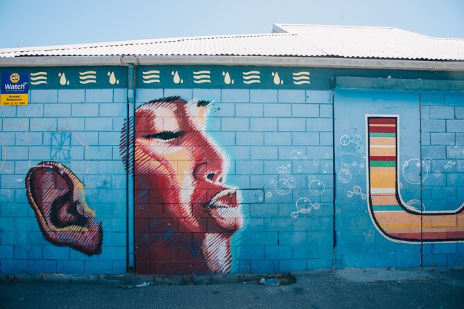 Full Day Private Walk to Freedom & Robben Island - Guides, tone, and the human side of the day