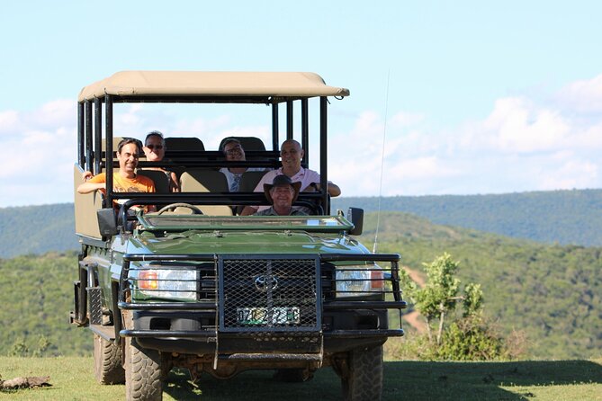 Giraffe Tracking 4x4 Safaris - The 4x4 drive sets the scene