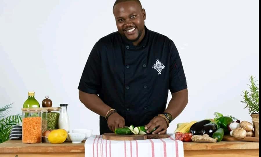 GQ: City Walking Tour & African Cuisine Cooking Class - Campanile, Donkin Reserve, and the city’s changing face