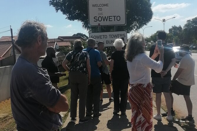 Half Day Soweto Guided Tour - Seeing FNB Stadium and South Africa’s newer image