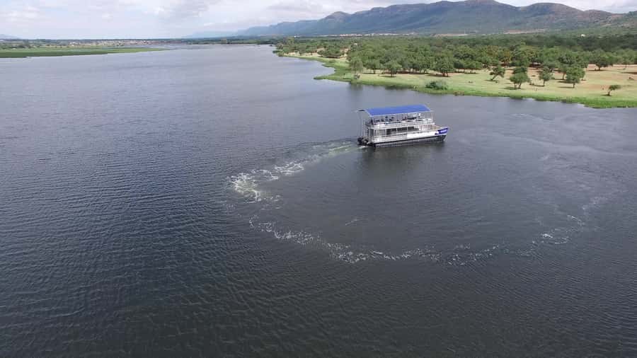 Hartbeespoort: 2-Hour Dam Cruise with South African Food - Boarding the boat and settling in