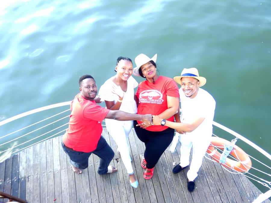Hartbeespoort Dam: 1 Hour Cruise & Sunday Buffet Lunch - Key points to know before booking