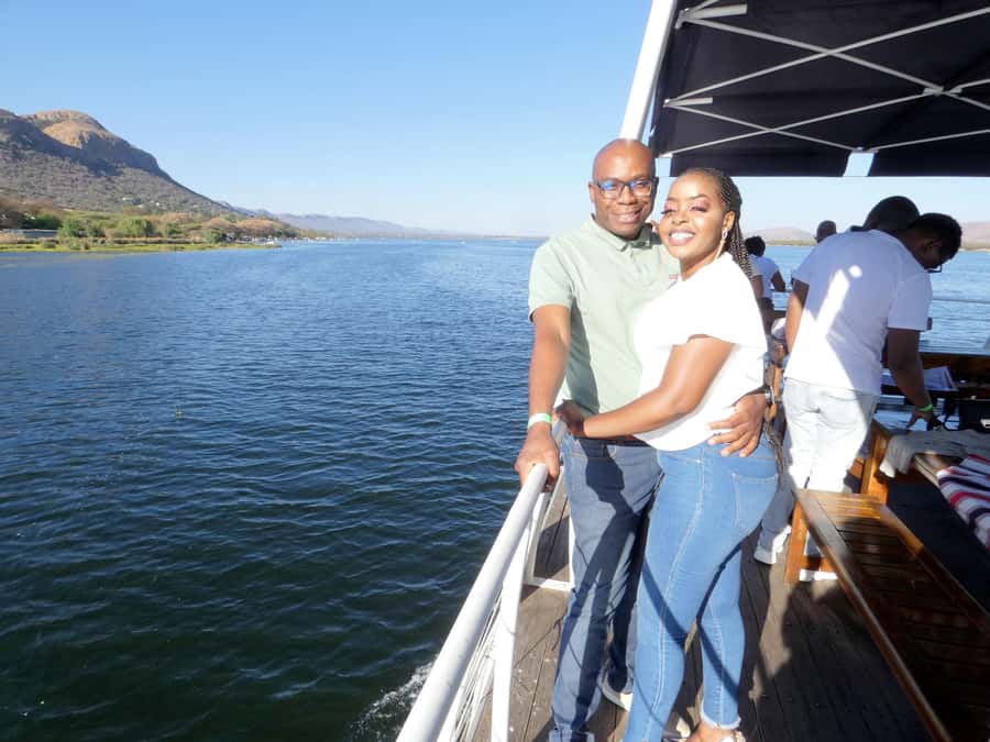 Hartbeespoort Dam: 1 Hour Cruise & Sunday Buffet Lunch - A Sunday plan built around Hartbeespoort Dam