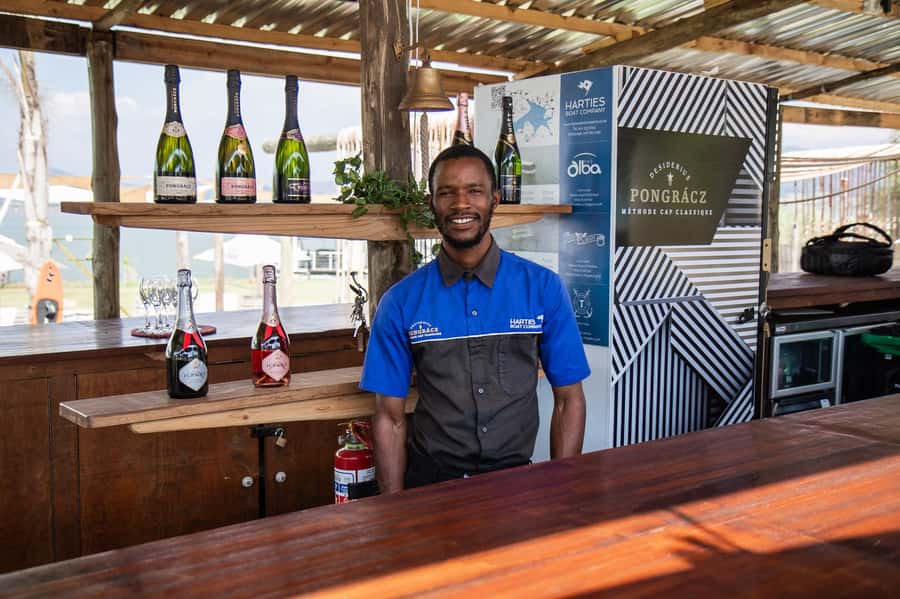 Hartbeespoort Dam: 1 Hour Standard Scenic Boat Cruise - Service, music, and the feel onboard