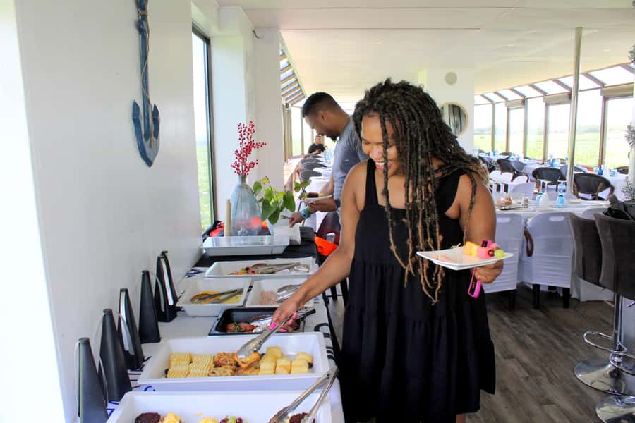 Hartbeespoort Dam: The Luxury Alba Boat Cruise with Food - How the food and drinks affect the value