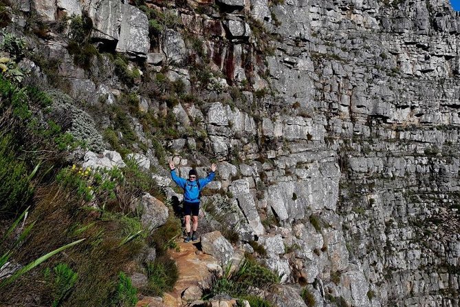 Hiking Table Mountain via India Venster Morning Hike - From the cableway station to Venster Buttress