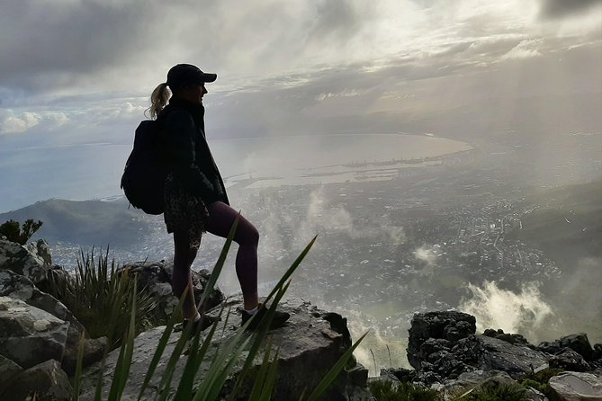 Hiking Table Mountain via India Venster Morning Hike - Why the small group improves the climb