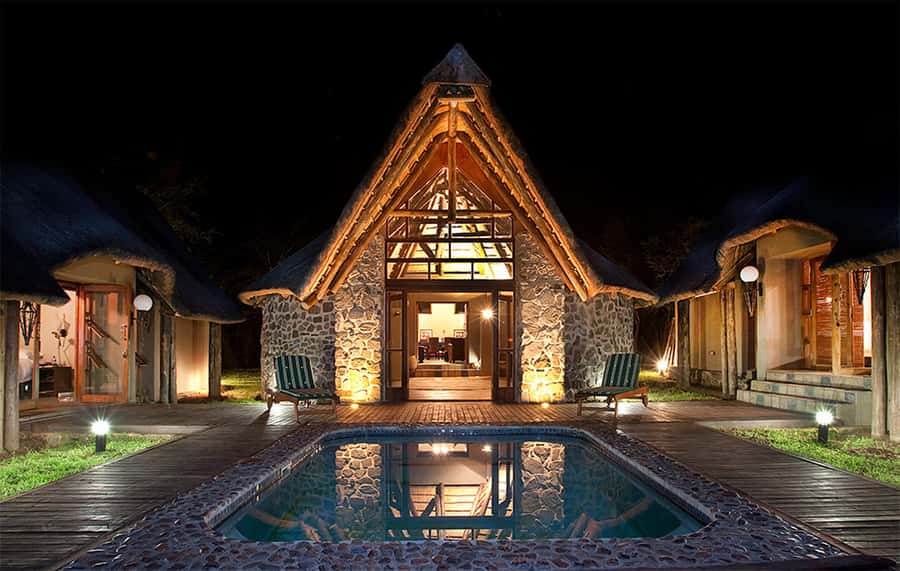 Johannesburg: 2-Day 4-Star Pilanesberg Safari - The first morning drive in an open safari vehicle