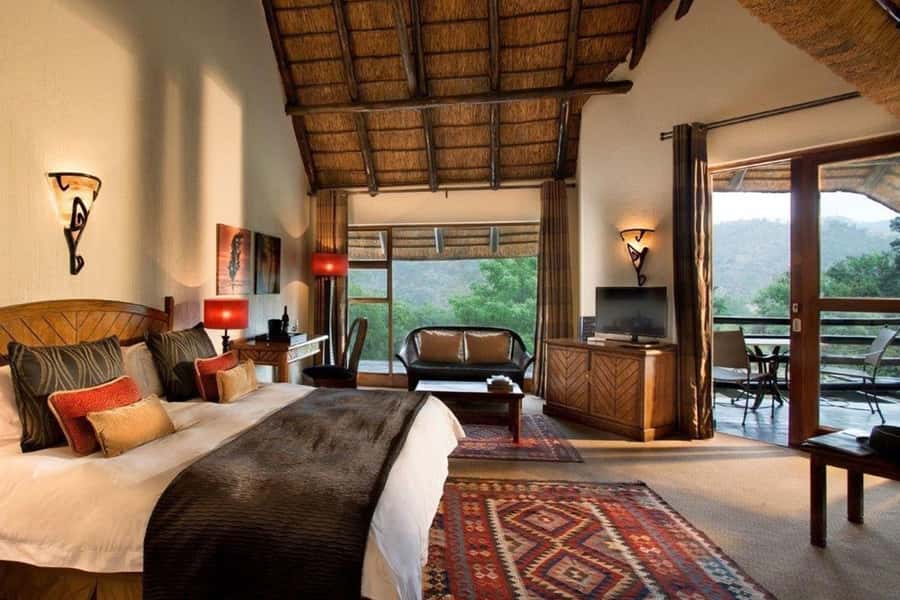 Johannesburg: 2-Day 4-Star Pilanesberg Safari - Midday at the 4-star lodge