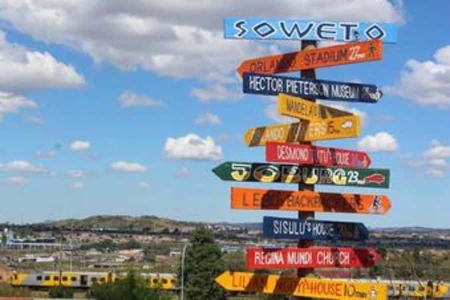 Johannesburg: Half-Day Soweto Tour with a Local Guide - Vilakazi Street and the Mandela House visit
