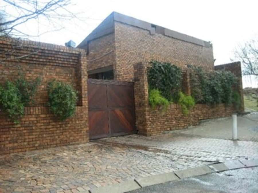 Johannesburg: Half-Day Soweto Tour with a Local Guide - Safety, comfort, and group size