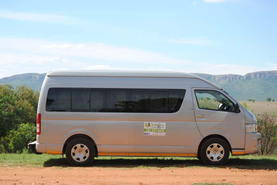 Johannesburg: Half-Day Soweto Tour with a Local Guide - Starting with FNB Stadium and the scale of Soweto