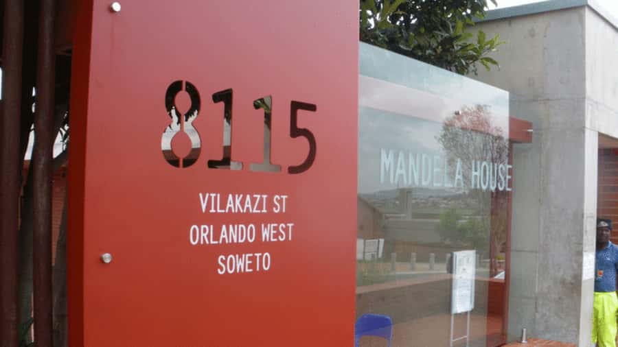 Johannesburg: Mandela Legacy Day Tour - Constitutional Hill, where imprisonment becomes personal