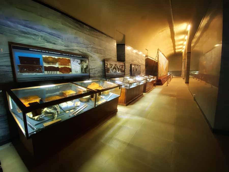 Johannesburg: Pretoria and Cullinan Diamond Mine Tour - A guide-led tour is the real value