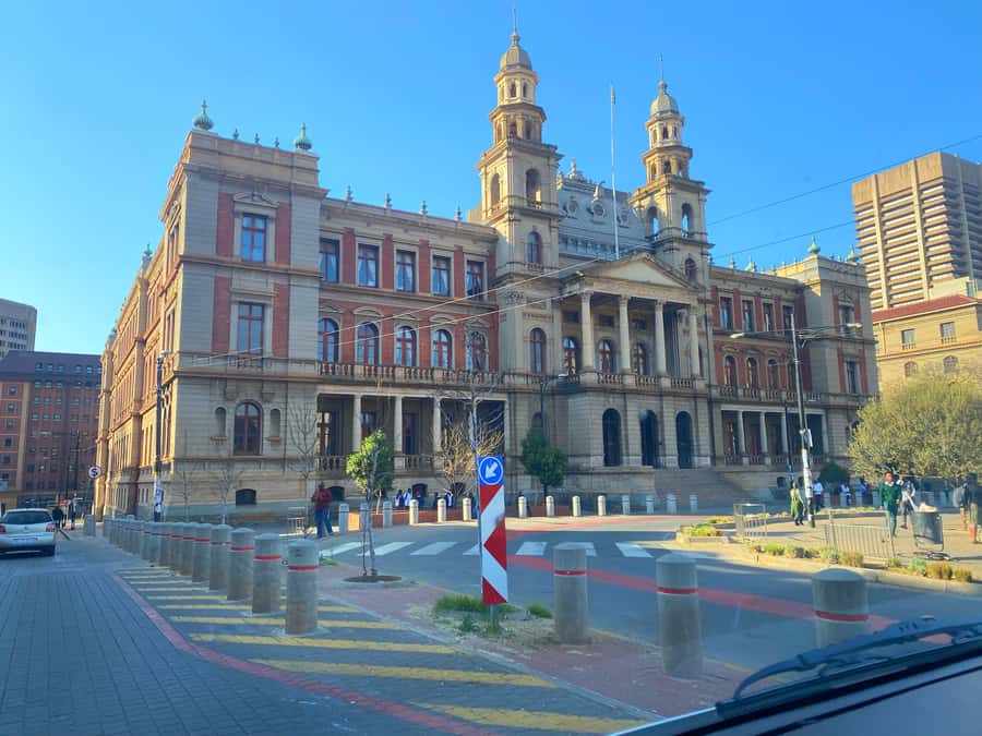 Johannesburg: Pretoria and Cullinan Diamond Mine Tour - Lunch, timing, and the long ride home