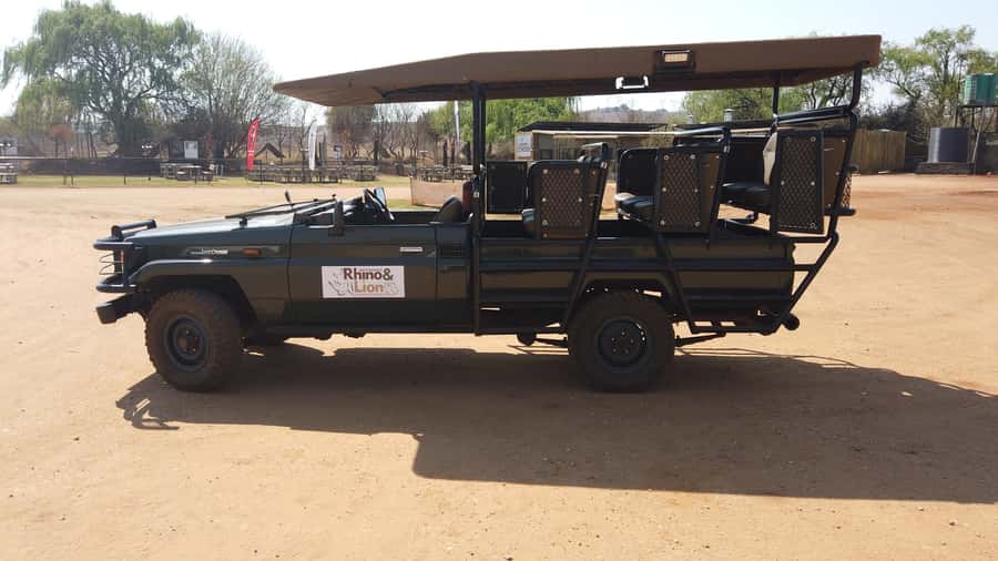 Johannesburg: Rhino and Lion Nature Reserve Safari - Why an open safari vehicle matters