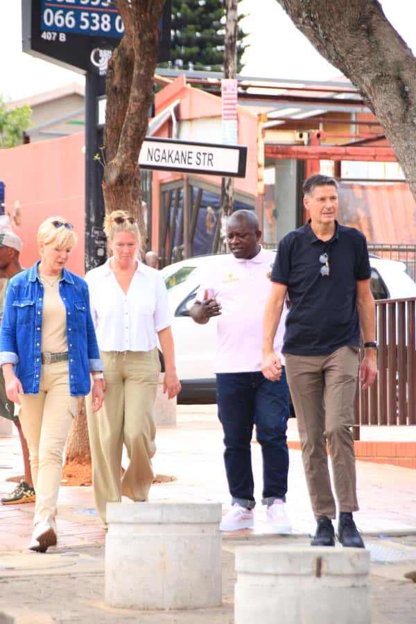 Johannesburg: Soweto & Apartheid Museum Half-Day Tour - Guides who make the history easier to follow