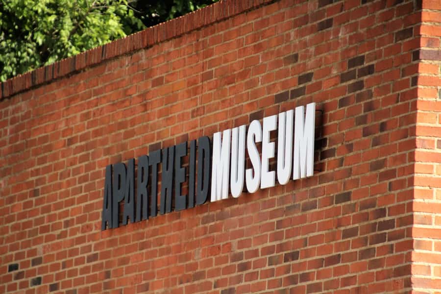 Johannesburg: Soweto Apartheid & Township Tour with Lunch - Chris Hani Baragwanath Hospital and Soweto University
