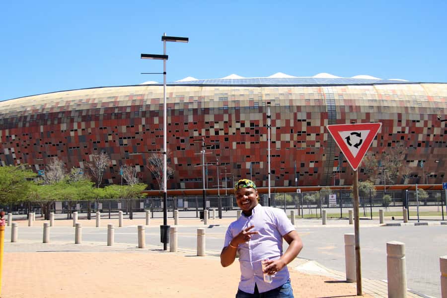Johannesburg: Soweto Half-Day Tour - Cooling towers, university life, and Baragwanath Hospital