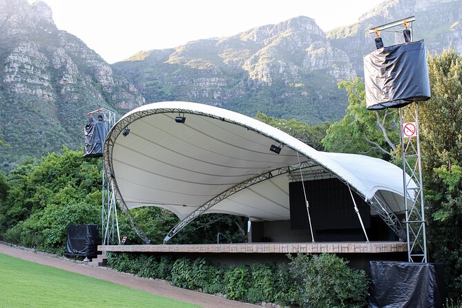 Kirstenbosch Garden, Bo-Kaap-Penguins & Cape of Good Hope Tour - Ostrich Farm and Chapmans Peak