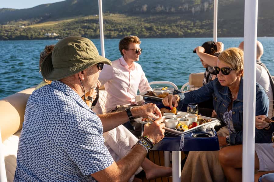 Knysna: Knysna Lagoon Pontoon Boat Cruise - Sunset at a secluded beach