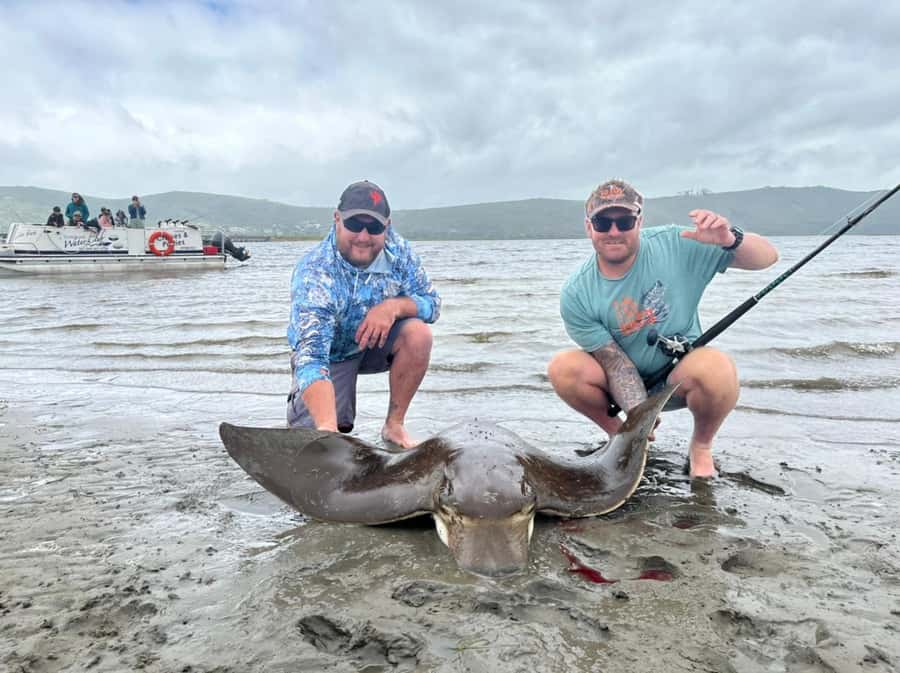 Knysna Lagoon Fishing Charter - Choosing between a family outing and a serious fishing session