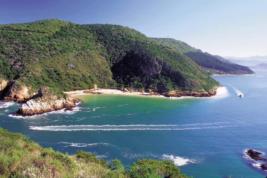 Knysna: Luxury Catamaran Marine Adventure Tour - Approaching the Knysna Heads