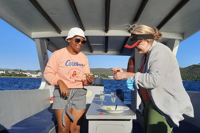 Knysna Oyster Tour - What the guide adds to the hour and a half