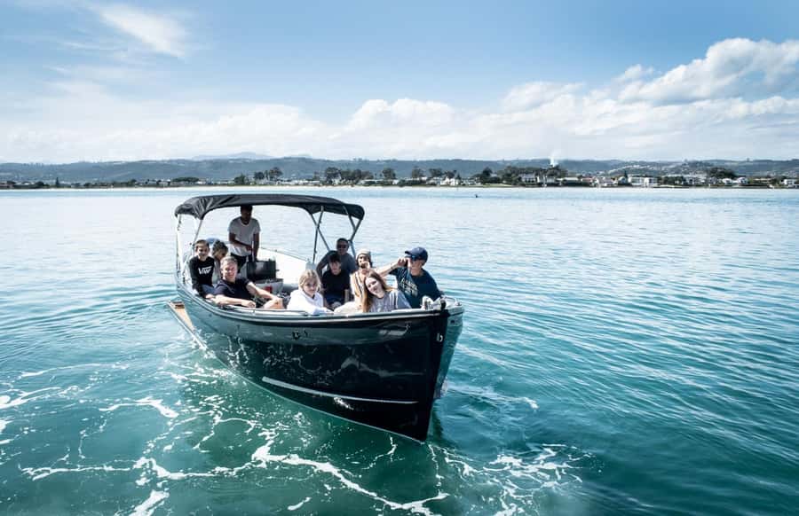 Knysna: Scenic Cruise Aboard a Luxury Lounge Cruiser - Gliding across Knysna Lagoon