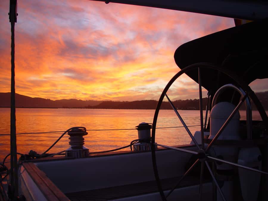 Knysna Sunset Sailing Cruise with Light Dinner and Wine - The Outeniqua: a proper sailing boat, not just a sunset platform