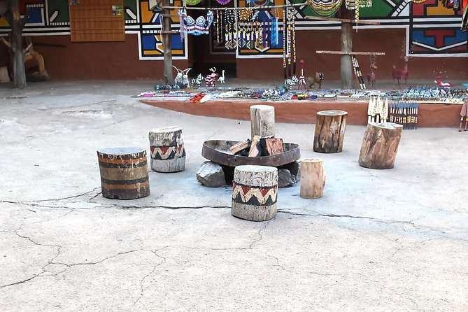 Lesedi Cultural Village Half Day Tour from Johannesburg - Shopping and unstructured time