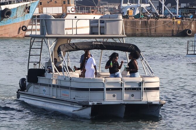 Luxury Harbour Ocean Boat Cruise - What the pontoon boat feels like
