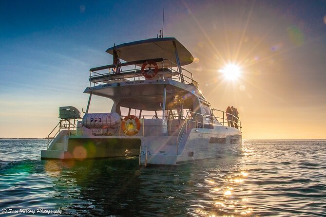 Luxury Sunset Cruise with Prosecco - The catamaran ride across Table Bay