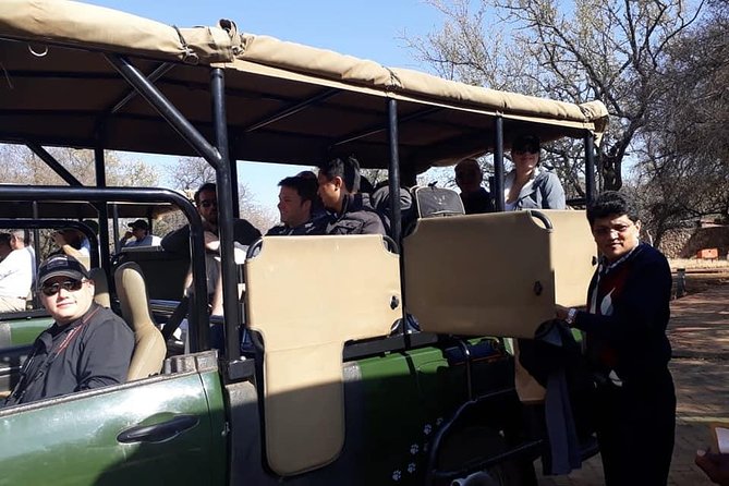 One day Safari including a 5 Hour Open Safari Vehicle Drive - The 6:00 a.m. Start From Johannesburg